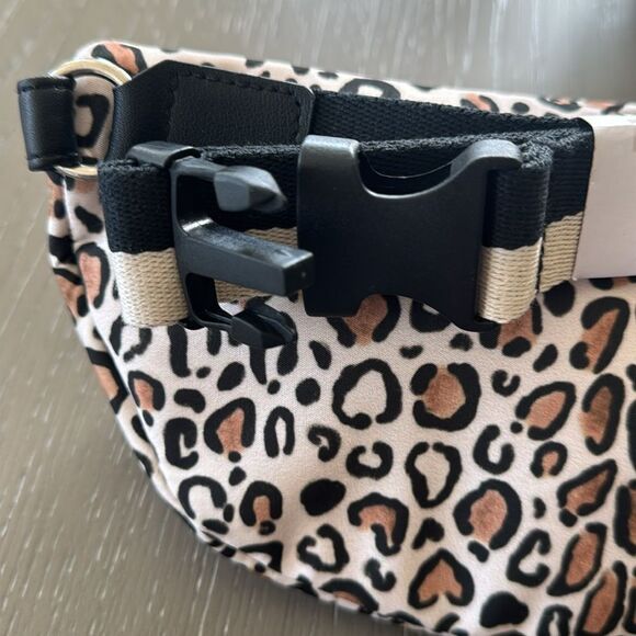 BRIGHTON Wild Cat Leopard Animal Print Crossbody Fanny Pack Belt Bag Casual NWOT - Picture 3 of 12